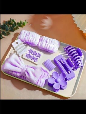 Hair Accessory Set
Text me what color you want
I have 1 of each color